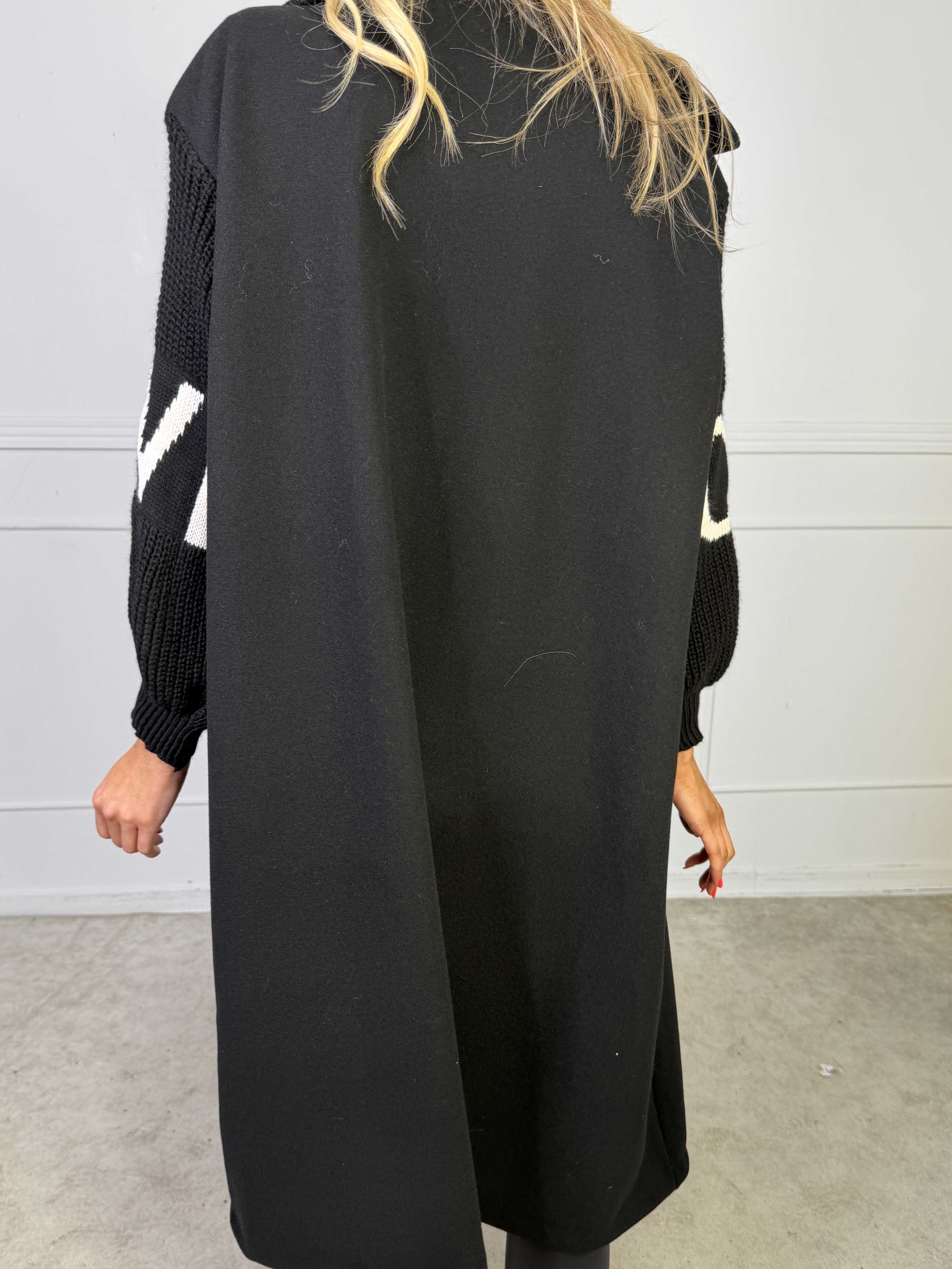 Debbie Midi - Fin kappa med stickade ärmar